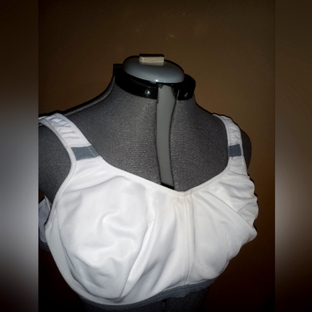 NEW durable sports bra
